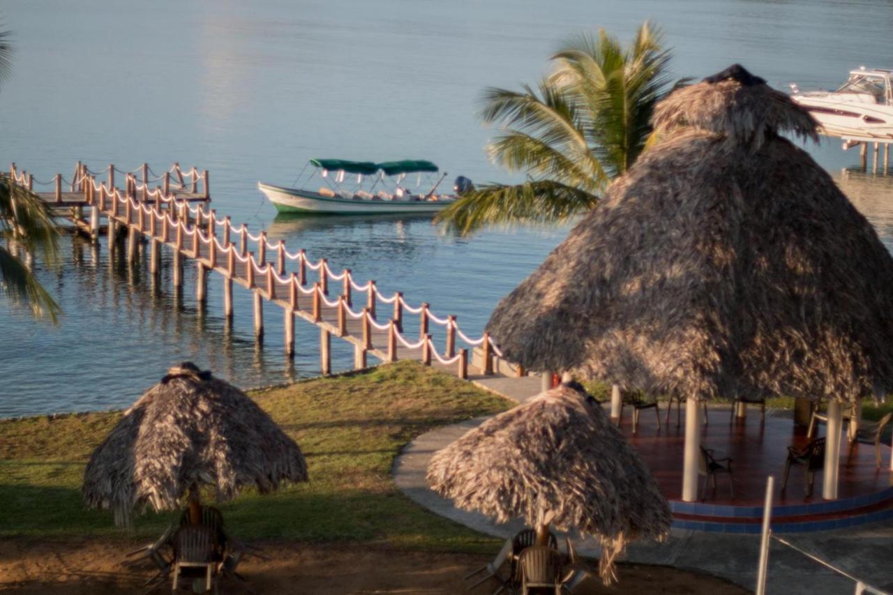 Playa Tortuga Hotel And Beach Resort Бокас Екстер'єр фото