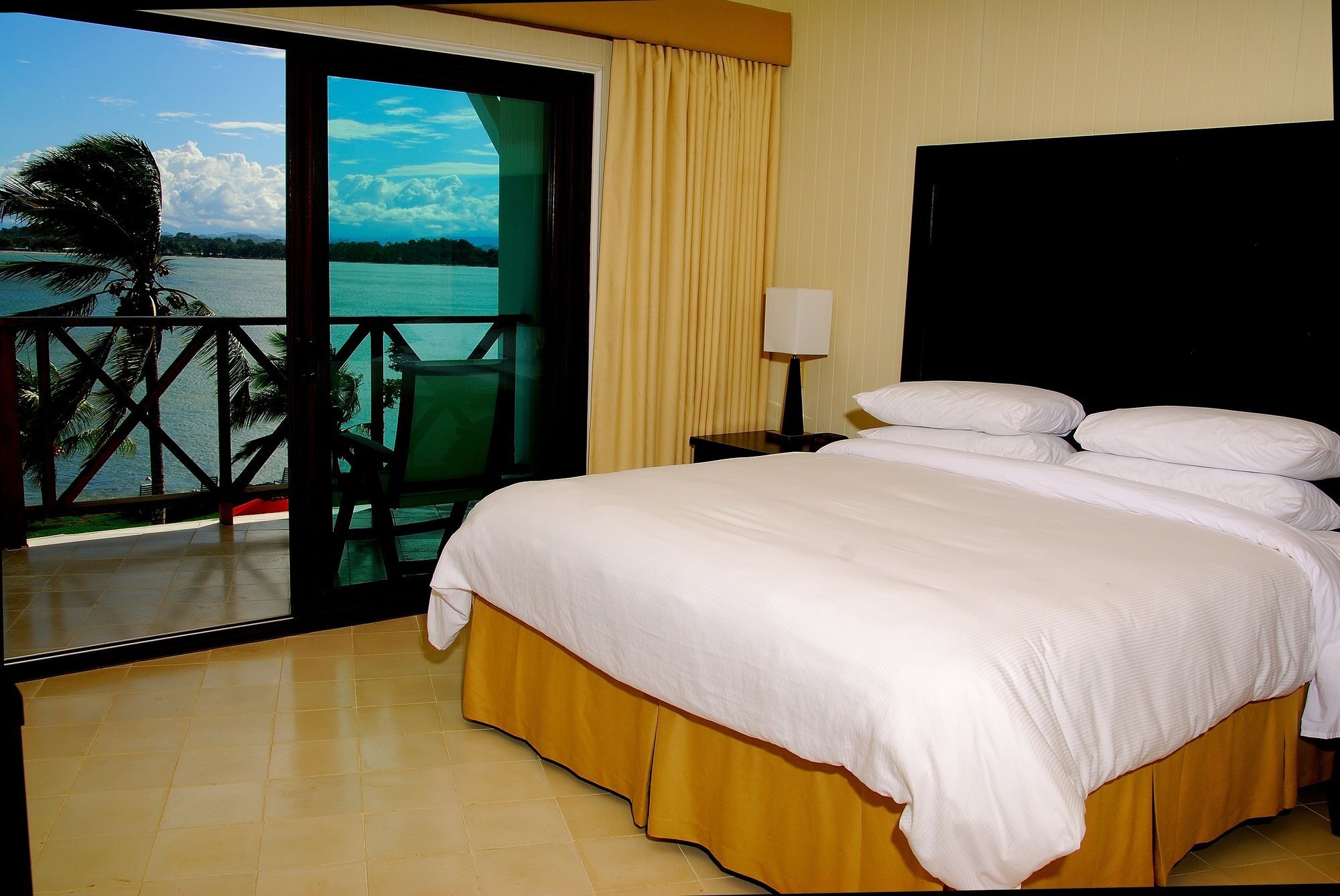 Playa Tortuga Hotel And Beach Resort Бокас Екстер'єр фото